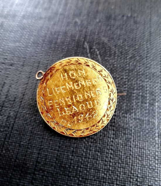 George Foy&rsquo;s badge for Honourable Life Membership to Pensioners League 1948