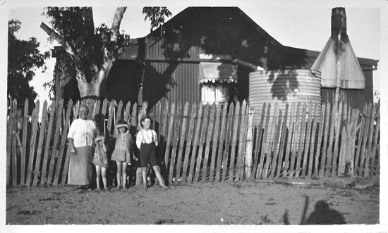 Dingle Family? in Faull Street?