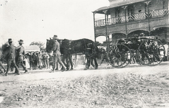 Military Funeral passing the Waverley Hotel, Mosman Street