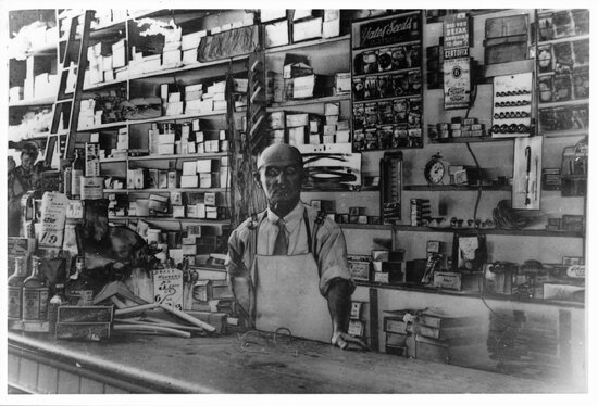 William Andrew Howie, People&rsquo;s Cash Store, Charters Towers