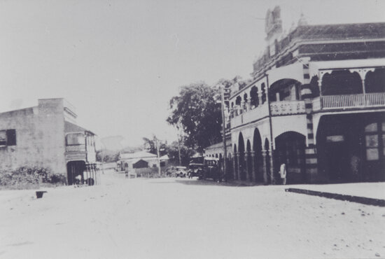 Macrossan Street, Ravenswood looking towards the Imperial Hotel