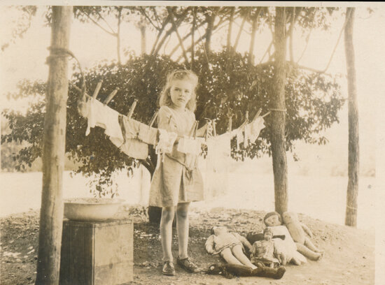Chisholm Collection: various of Thea Chisholm