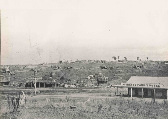 Aisbett&rsquo;s Family Hotel, Early Ravenswood