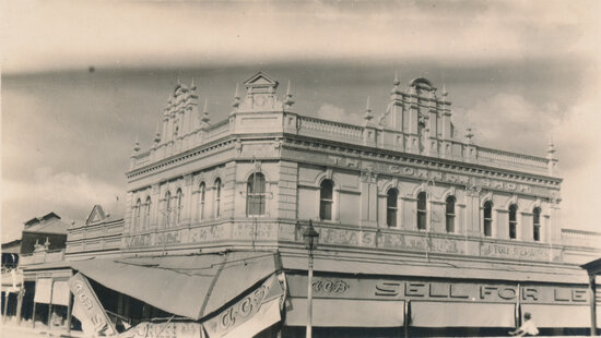 Ross&rsquo;s corner building showing collapsed awning (Mosman Street side)