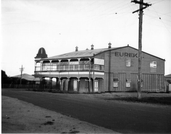 Eureka Hotel, from York Street, 1962