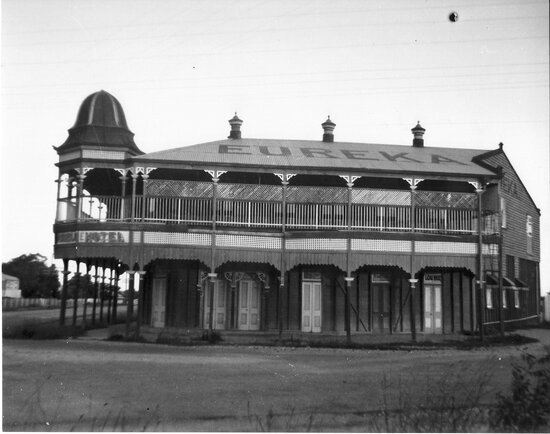 Eureka Hotel, from York Street, 1962