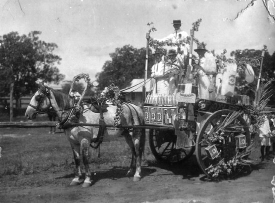 Herbert Foxlee&rsquo;s Decorated Cart