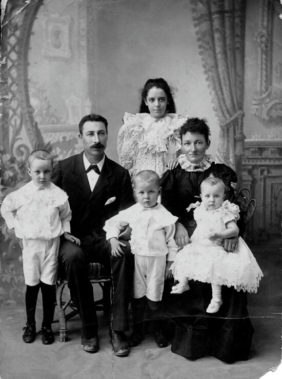 William Hocking and Family, 1900