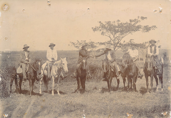 Austy Chick, R Hurle, Norman Hurle and Leighton Hurle on horses
