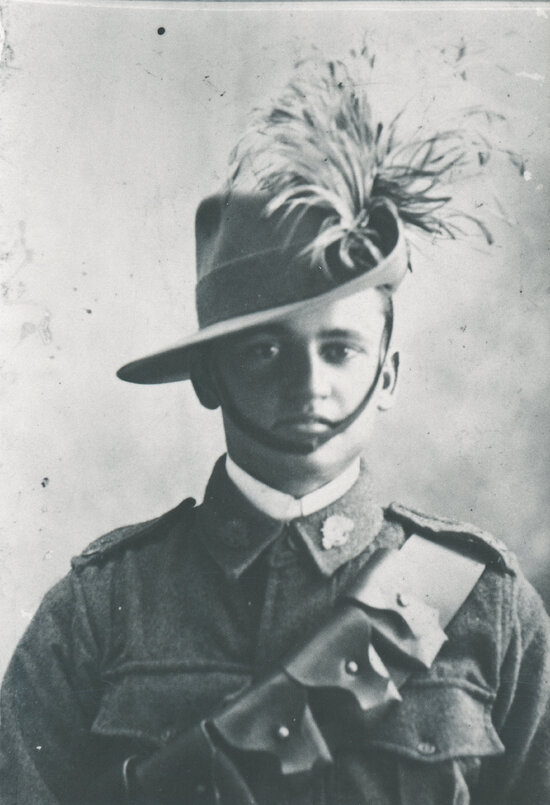 Bill Simpson wearing emu feathered slouch hat