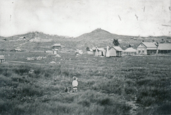 Looking South to Day Dawn PC Mine, Mosman&rsquo;s Cottage and State School