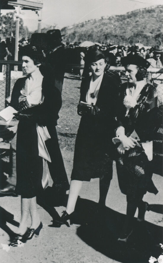 Alice Bell, Beverley Cruthers and Mrs Nutt, Cluden Races