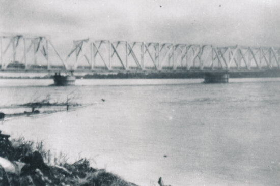 Burdekin Rail bridge during 1946 flood