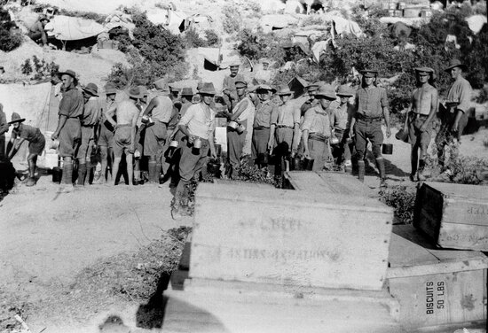 Men lining up for rations, Gallipoli, 1915
