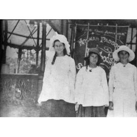 Girls at a Sunday School picnic in Lissner Park