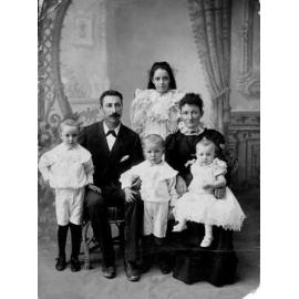 William Hocking and Family, 1900