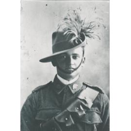 Bill Simpson wearing emu feathered slouch hat