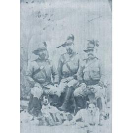 Robert Russelll (centre) in military uniform, with two other soldiers