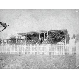 Paull Street Residence with Mother and Baby