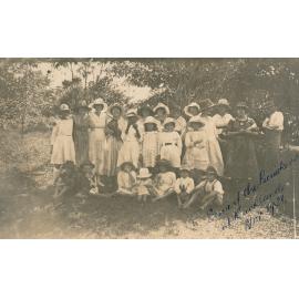 Picnickers at Bucklands, 1921