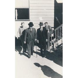 Prime Minister J A Lyons with Mayor J D Cunningham, 1938