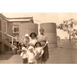 Isabella Bryant with daughter Elsie and her children