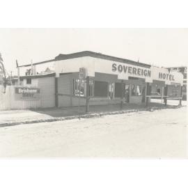 Sovereign Hotel damaged by fire 1982