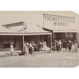 Motty Cycle Works, Mosman St, with Stannard’s Ice Throne