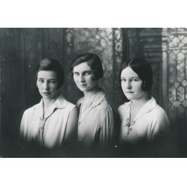 Lorne, Alice and Maud (Bell?)