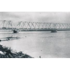 Burdekin Rail bridge during 1946 flood