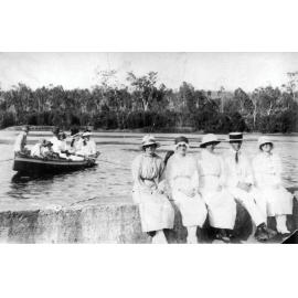 Members of the De Castres Family at the Weir, 1914?