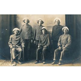 Soldiers, WW1 in linen clothing and cloth hats