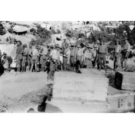 Men lining up for rations, Gallipoli, 1915