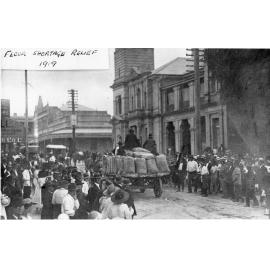 Flour Shortage Relief Wagons outside Post Office, Gill Street 1919