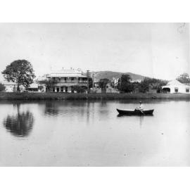 Plant’s Dam in Blackheath & Thornburgh College Grounds