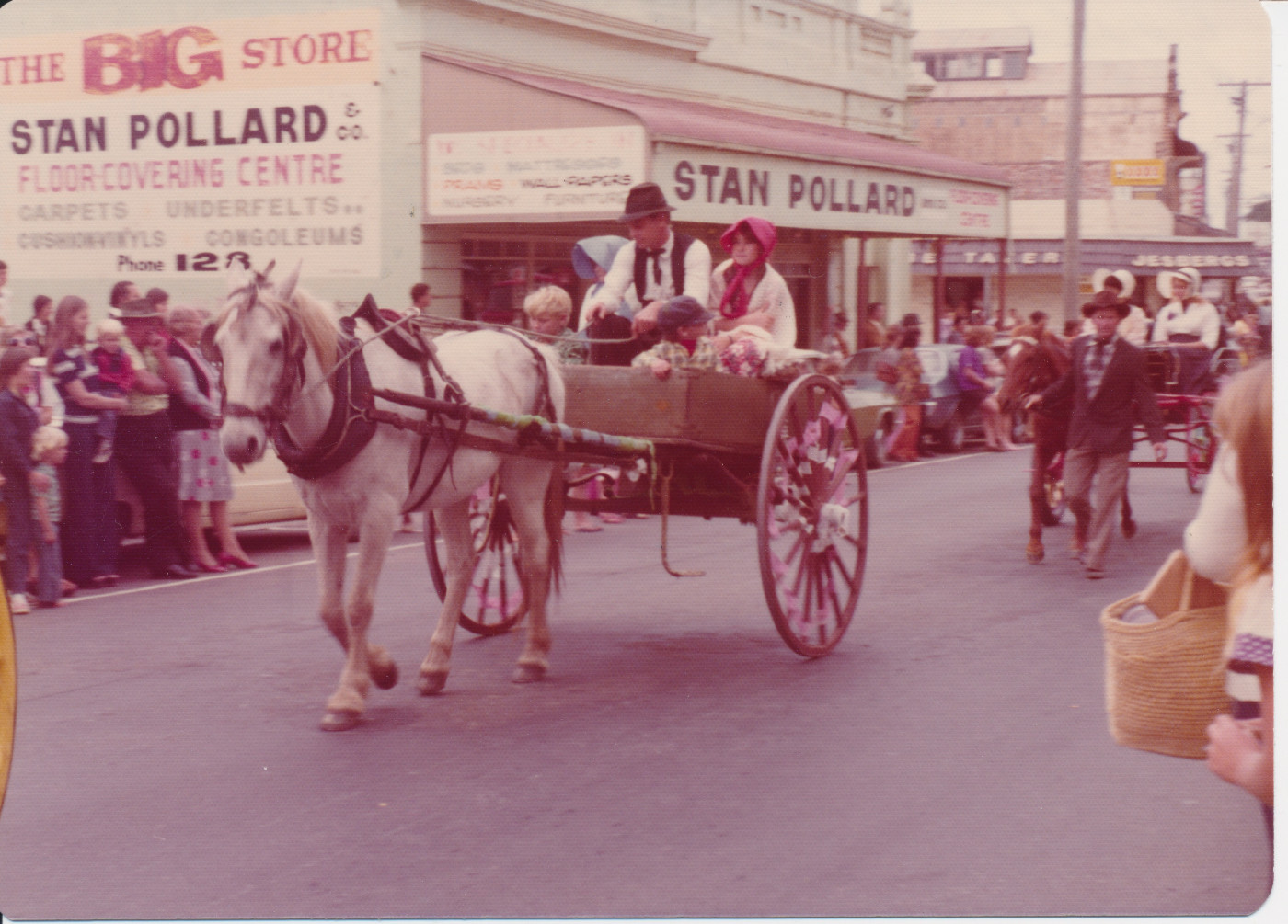 Mrs Patterson's horse and buggy in the Goldfields Festival parage, Gill Street 1976
